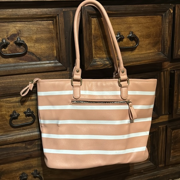 🌸 JustFab Tote 🌸 - Picture 2 of 6
